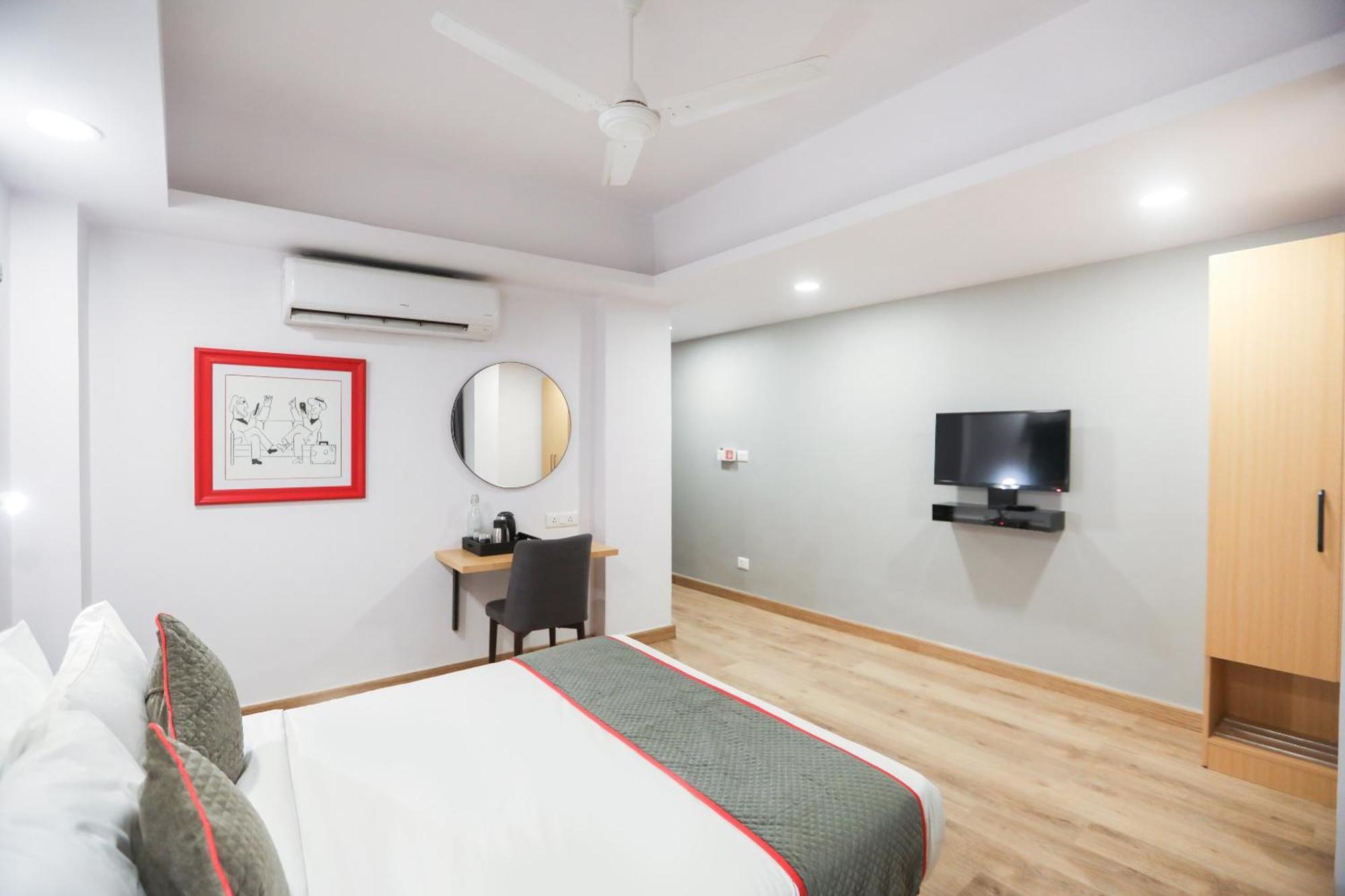 Super Townhouse Suncitel Near Kolkata Airport Dam Dam