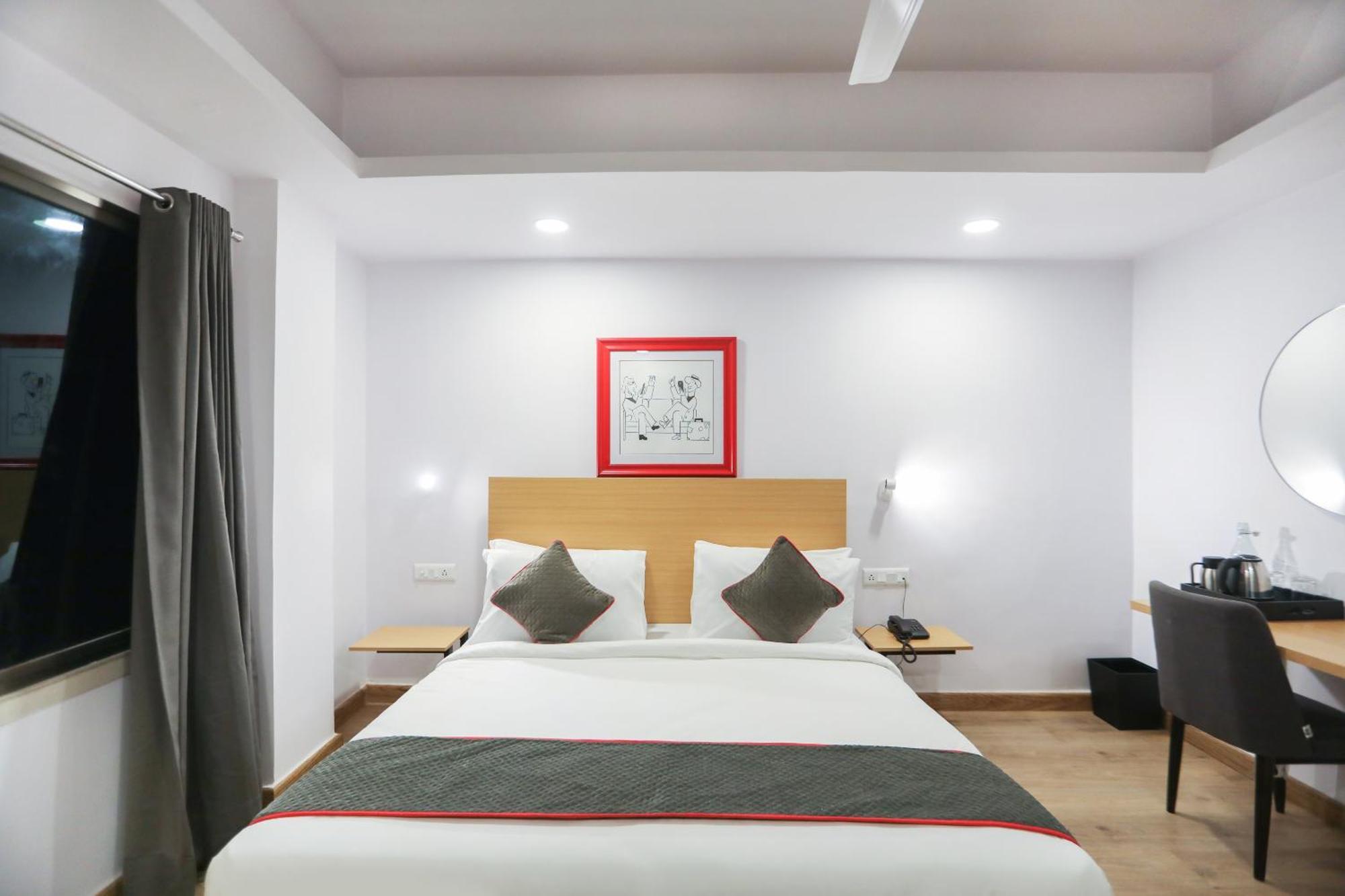 Super Townhouse Suncitel Near Kolkata Airport Dam Dam
